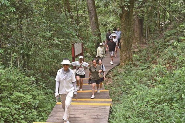 上阳网 环大金湖：“文明旅游+”焕发新风采